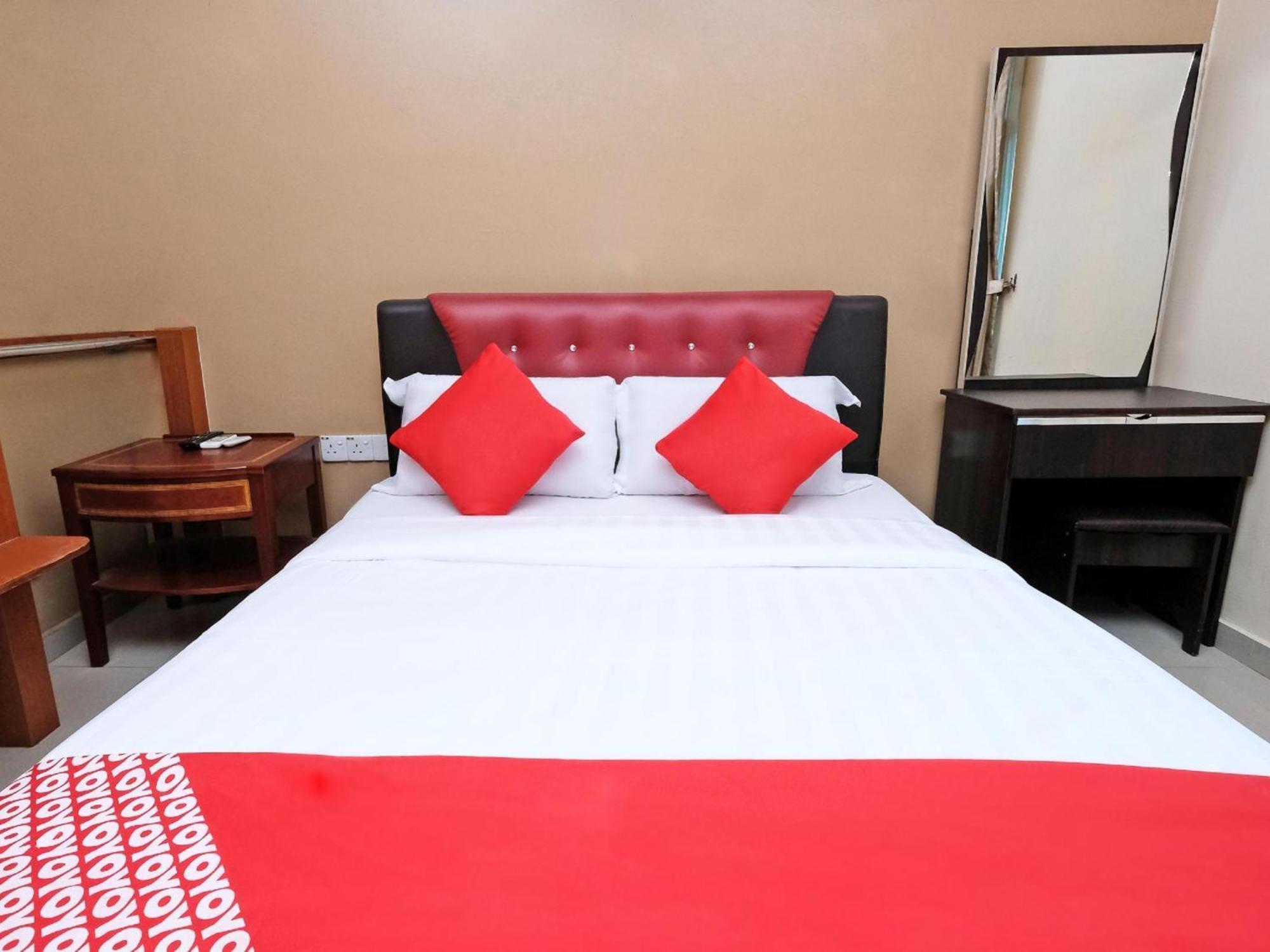 Super Oyo 707 Ayuni Hotel Bangi Exterior foto