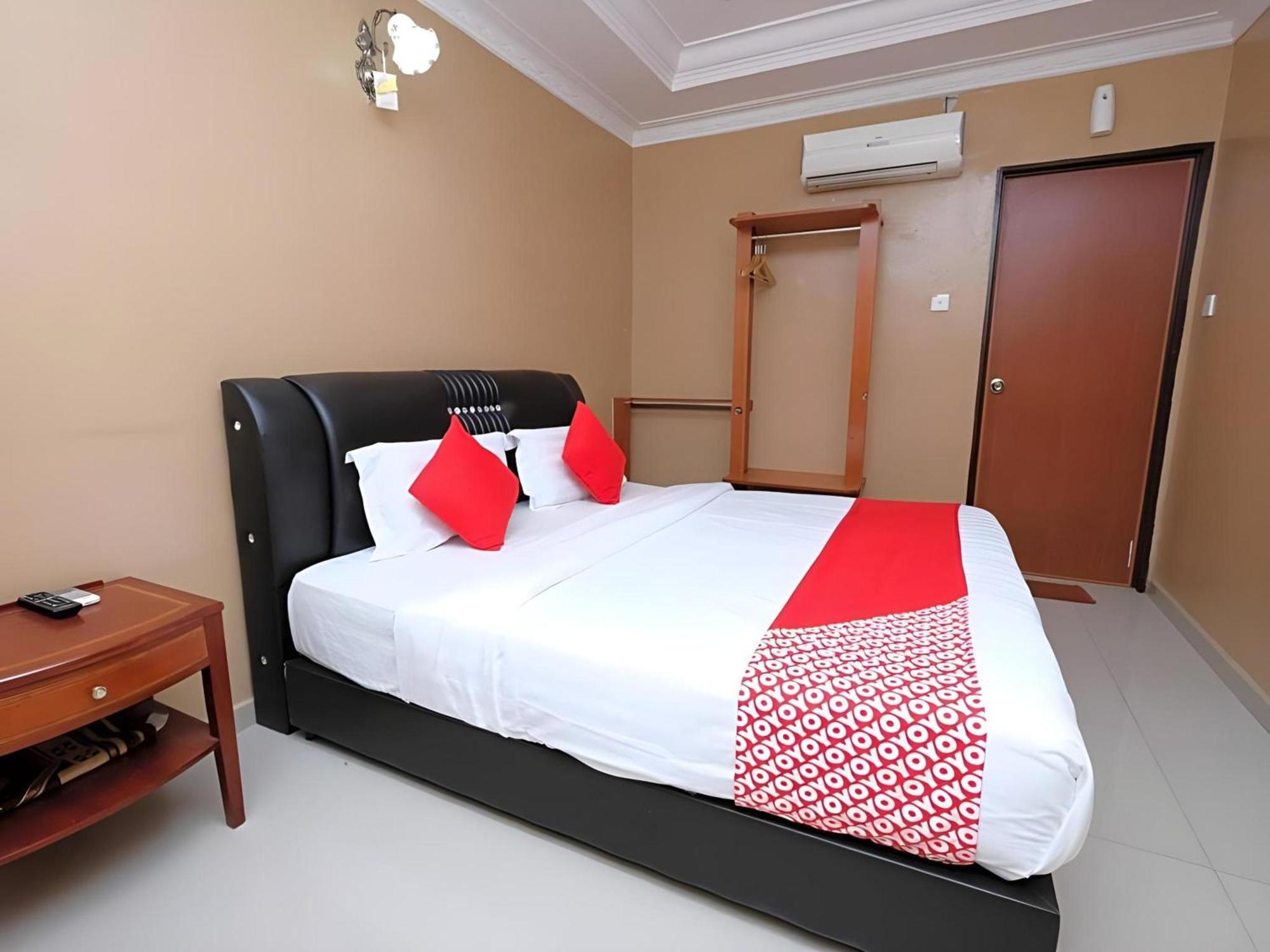 Super Oyo 707 Ayuni Hotel Bangi Exterior foto