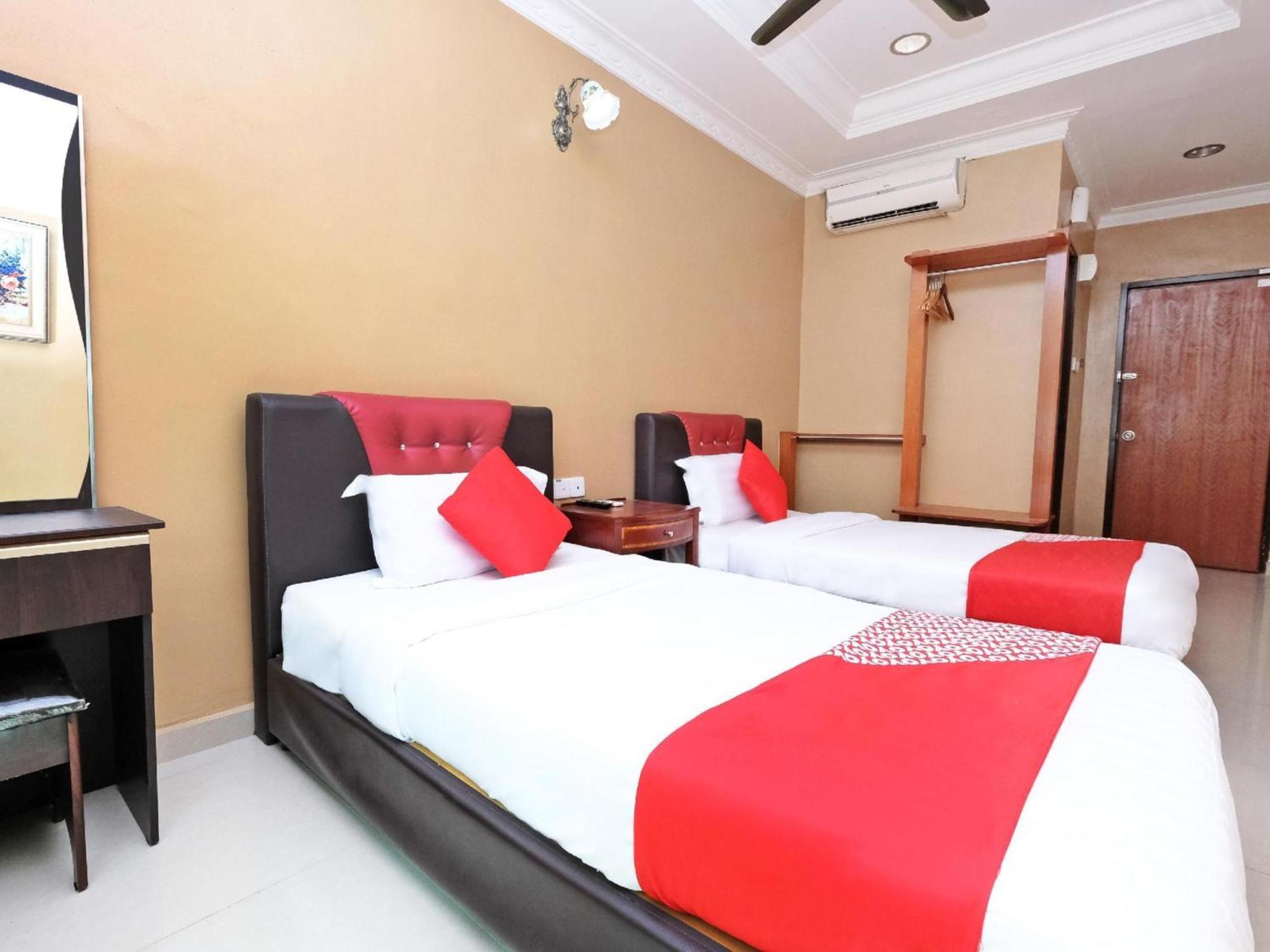 Super Oyo 707 Ayuni Hotel Bangi Exterior foto