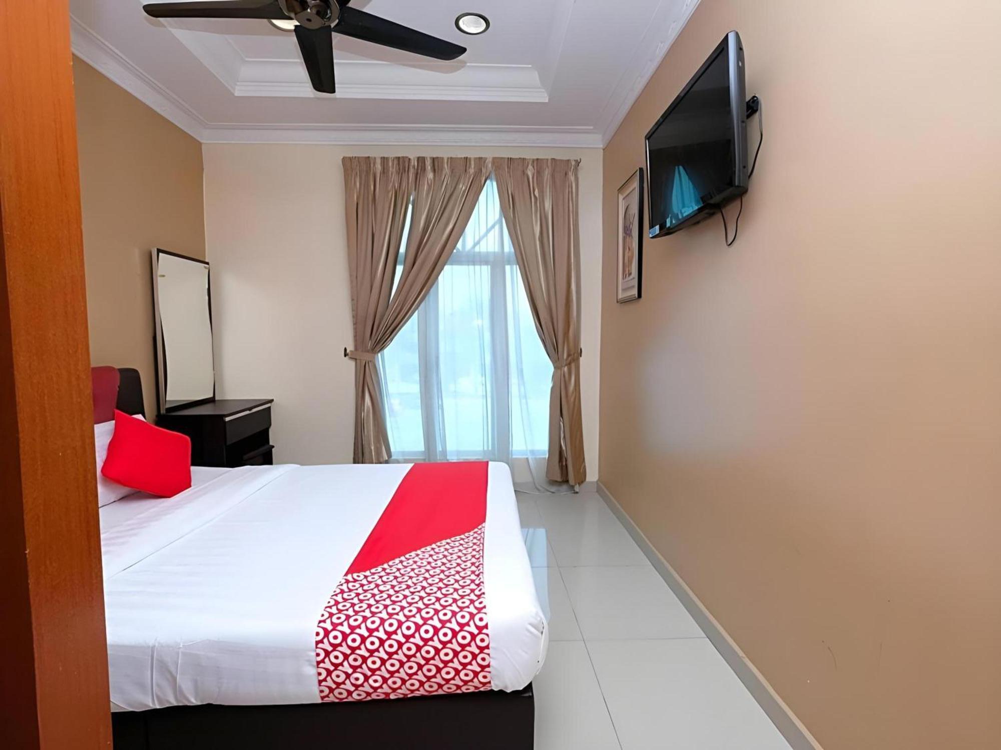 Super Oyo 707 Ayuni Hotel Bangi Exterior foto