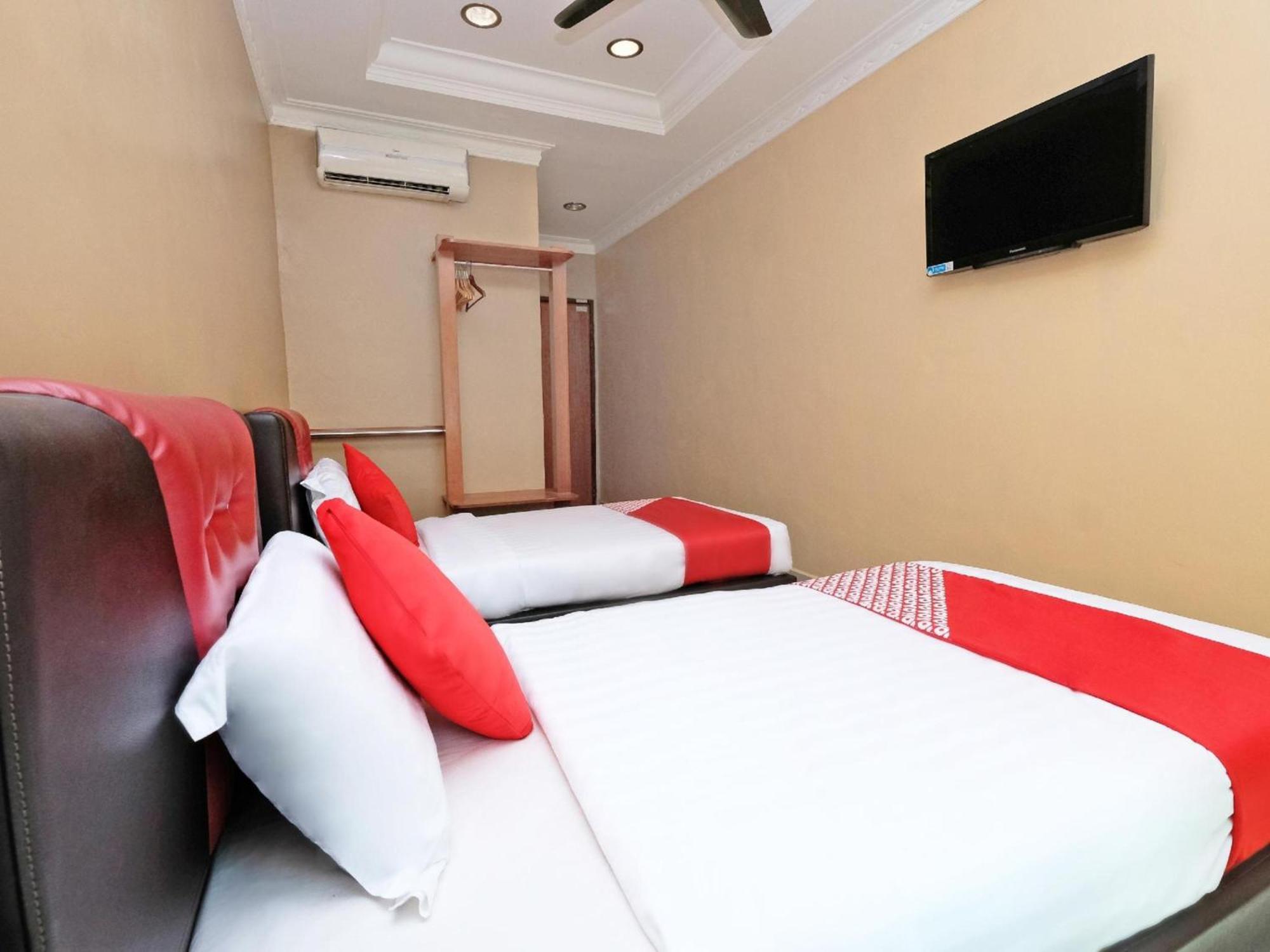 Super Oyo 707 Ayuni Hotel Bangi Exterior foto