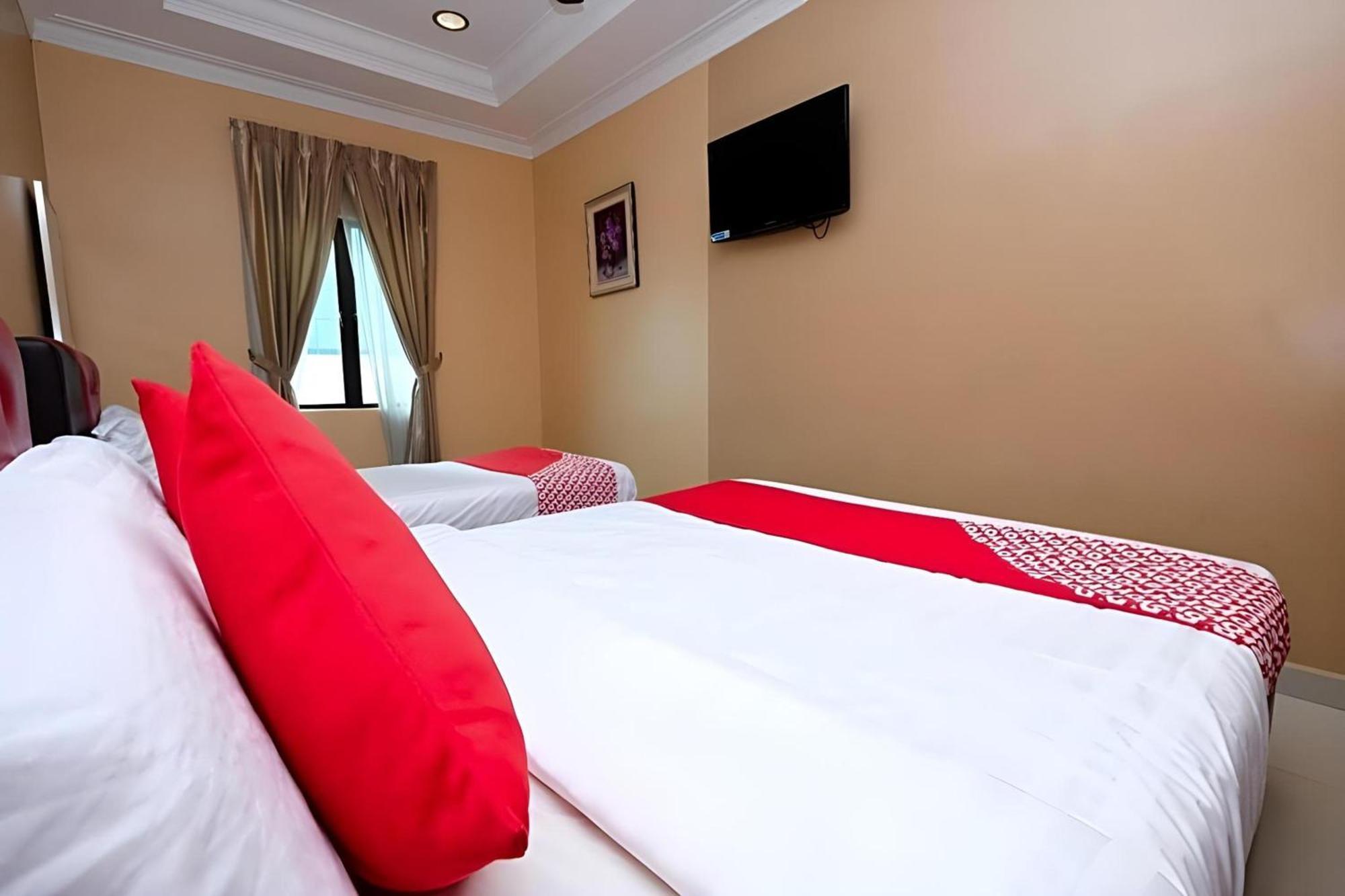 Super Oyo 707 Ayuni Hotel Bangi Exterior foto