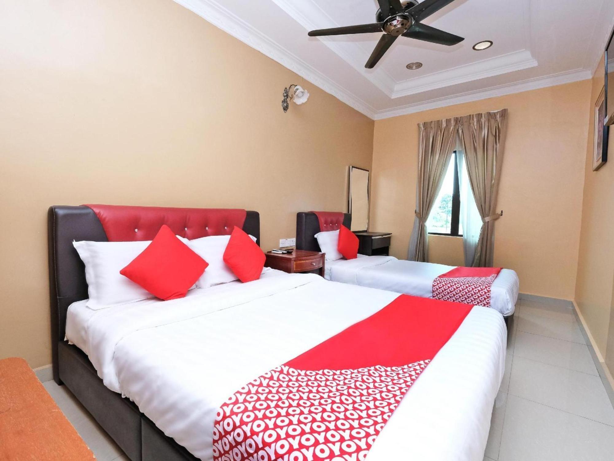 Super Oyo 707 Ayuni Hotel Bangi Exterior foto