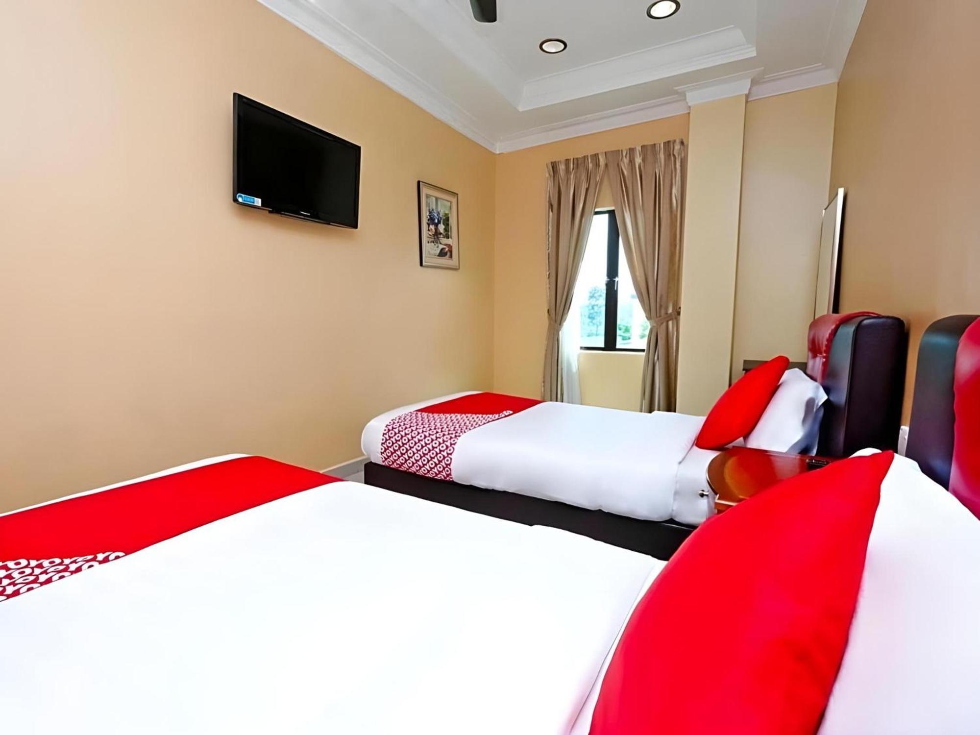 Super Oyo 707 Ayuni Hotel Bangi Exterior foto