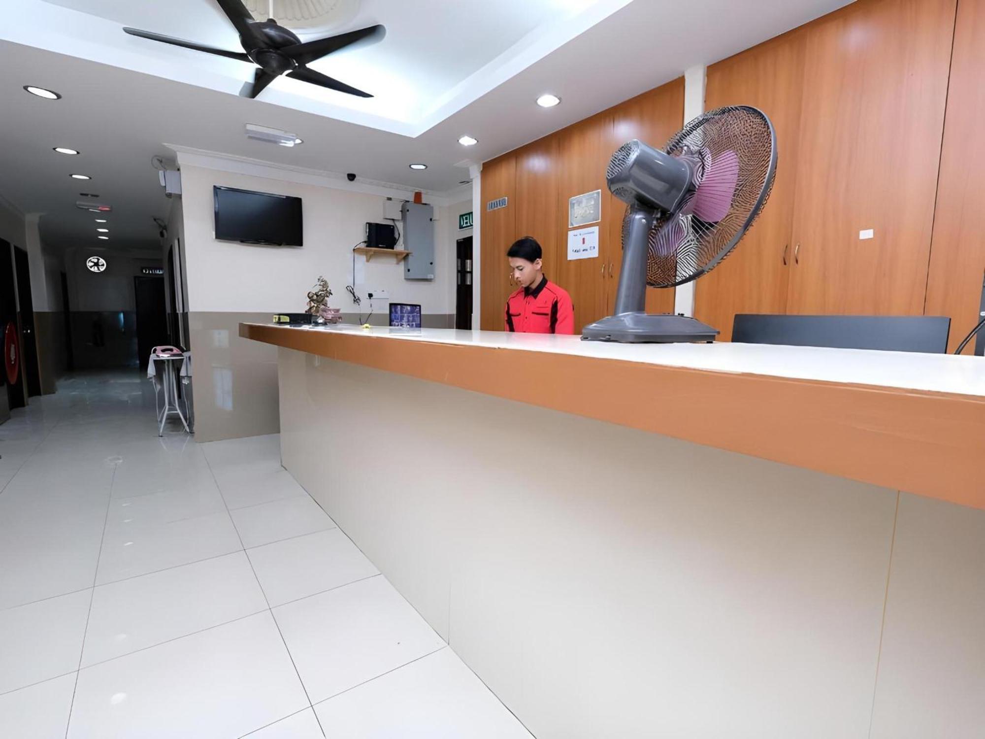 Super Oyo 707 Ayuni Hotel Bangi Exterior foto